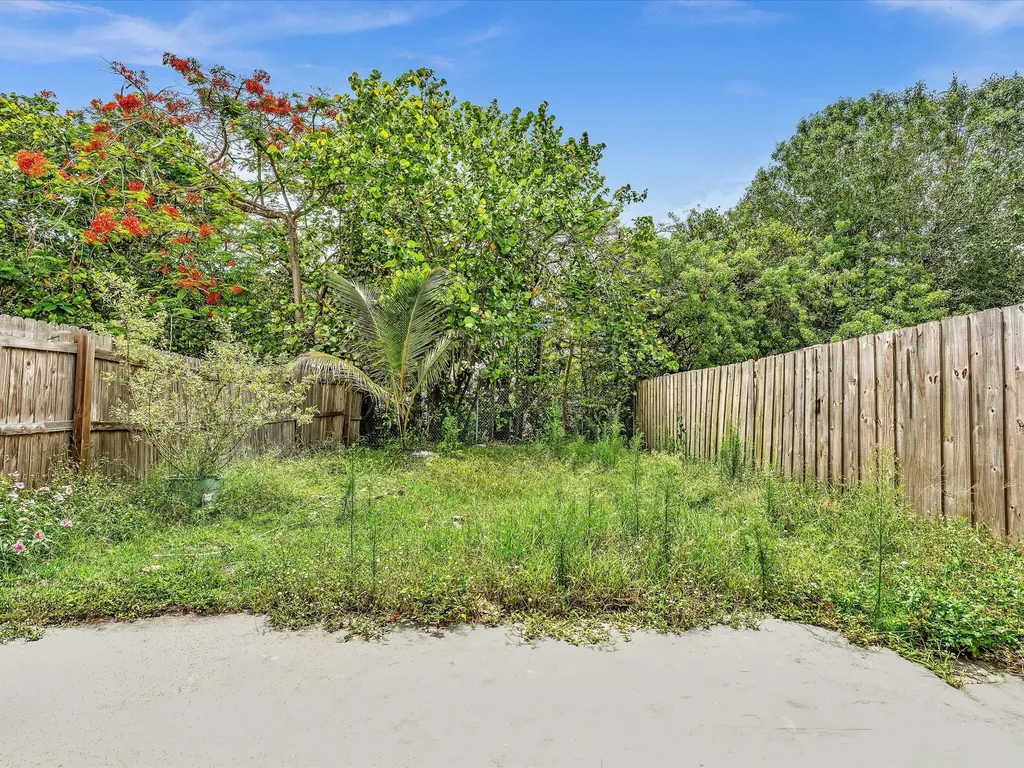 264 Sunshine Drive Coconut Creek FL 33066