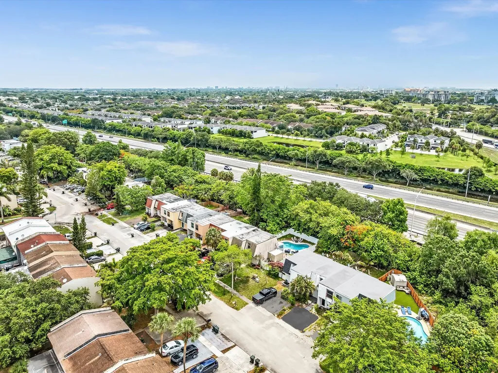 264 Sunshine Drive Coconut Creek FL 33066