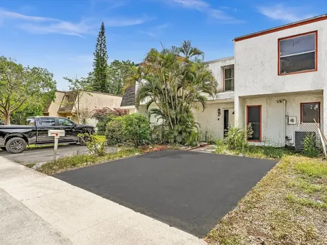 264 Sunshine Drive Coconut Creek FL 33066