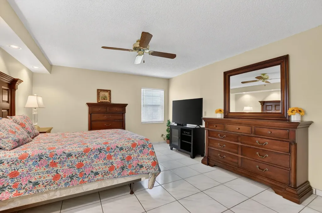 10953 Lake Front Place Boca Raton FL 33498