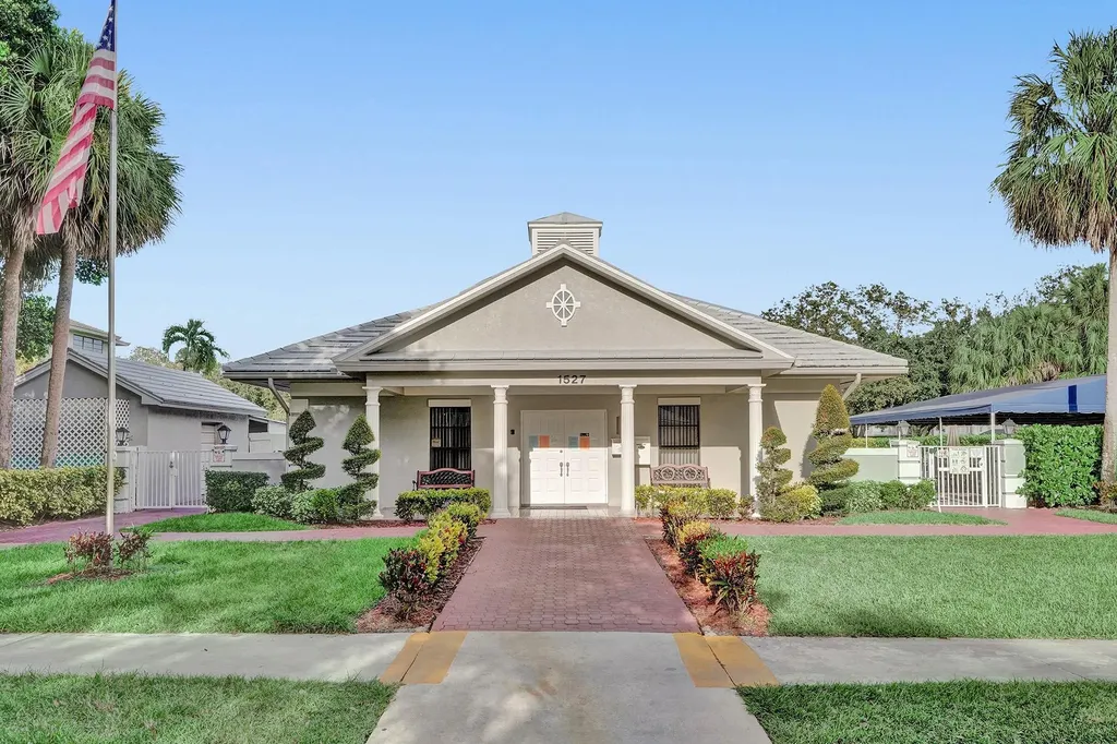 1514 Whitehall Drive Davie FL 33324