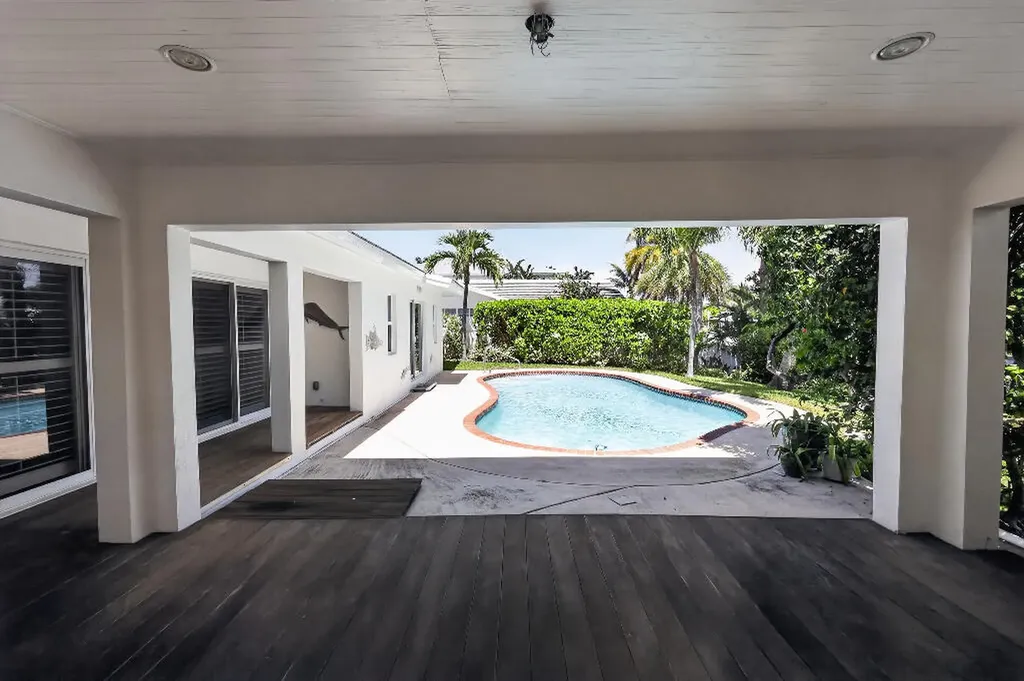 636 Kingfish Road North Palm Beach FL 33408