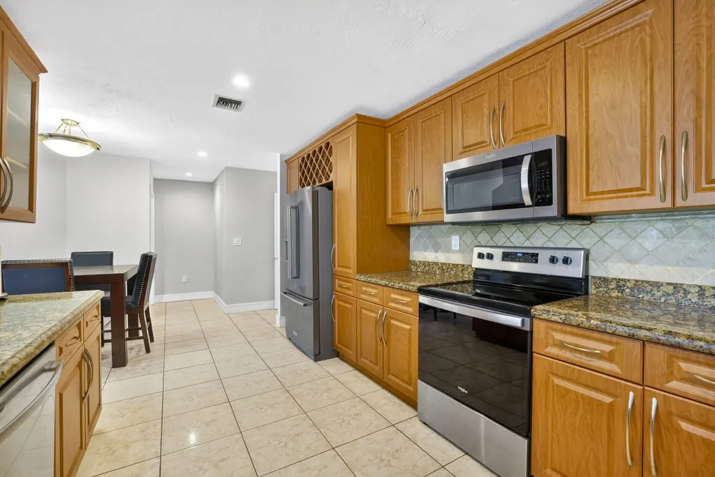2403 NW 118th Terrace Coral Springs FL 33065