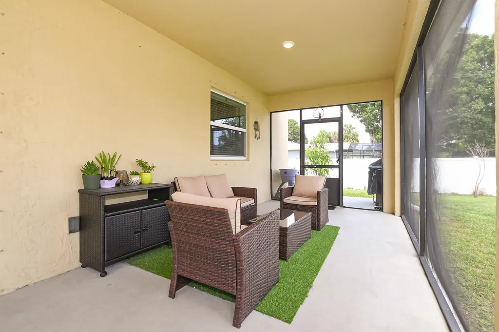 1033 SW General Patton Terrace Port St Lucie FL 34953