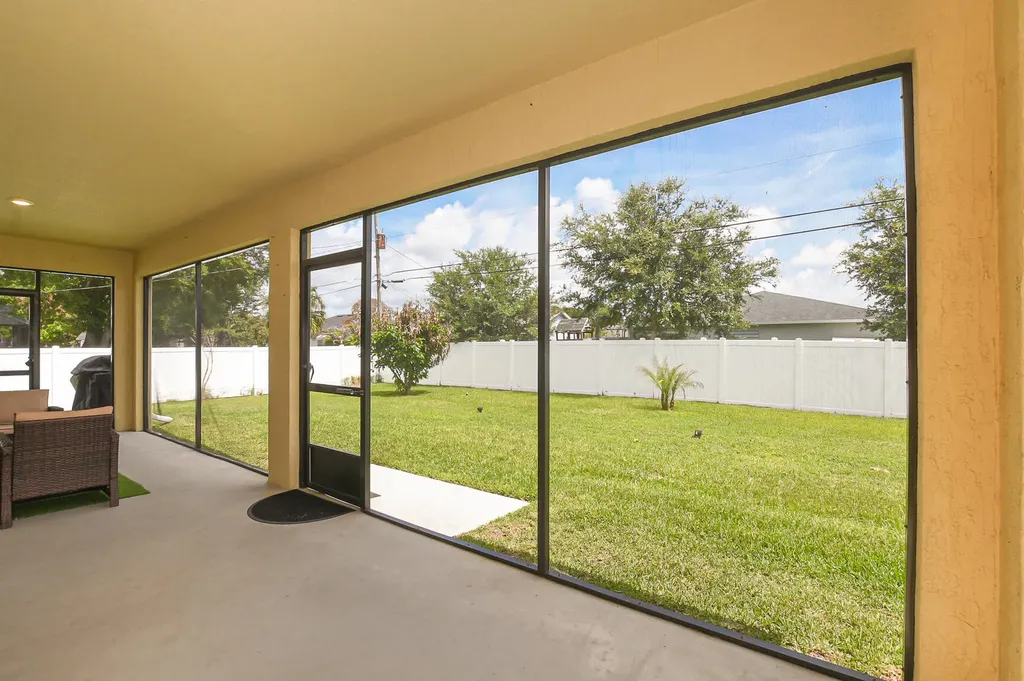 1033 SW General Patton Terrace Port St Lucie FL 34953