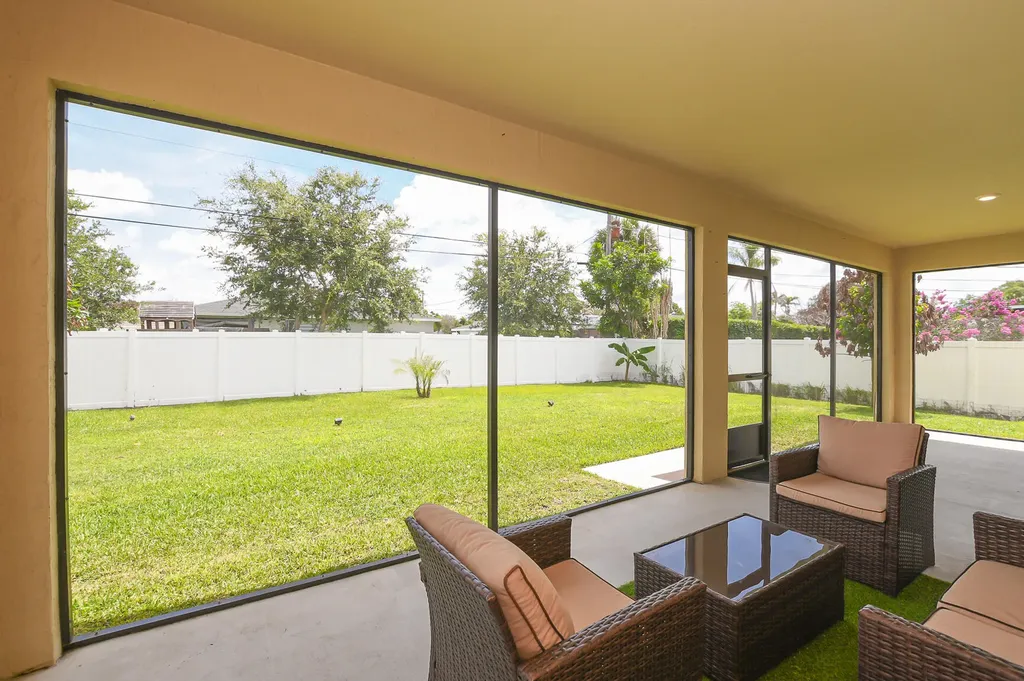 1033 SW General Patton Terrace Port St Lucie FL 34953