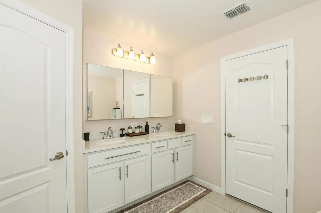 1033 SW General Patton Terrace Port St Lucie FL 34953