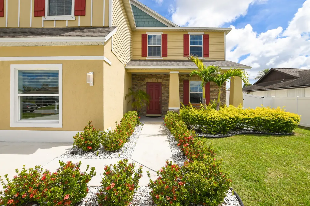 1033 SW General Patton Terrace Port St Lucie FL 34953