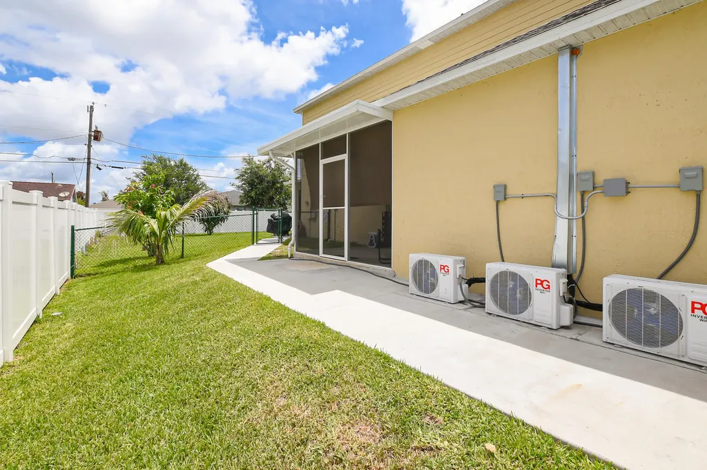 1033 SW General Patton Terrace Port St Lucie FL 34953