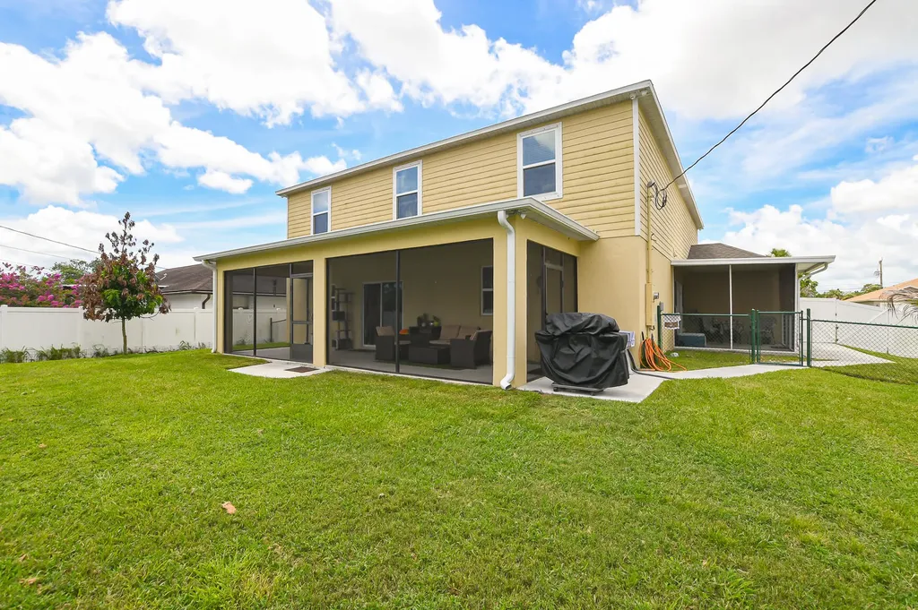 1033 SW General Patton Terrace Port St Lucie FL 34953