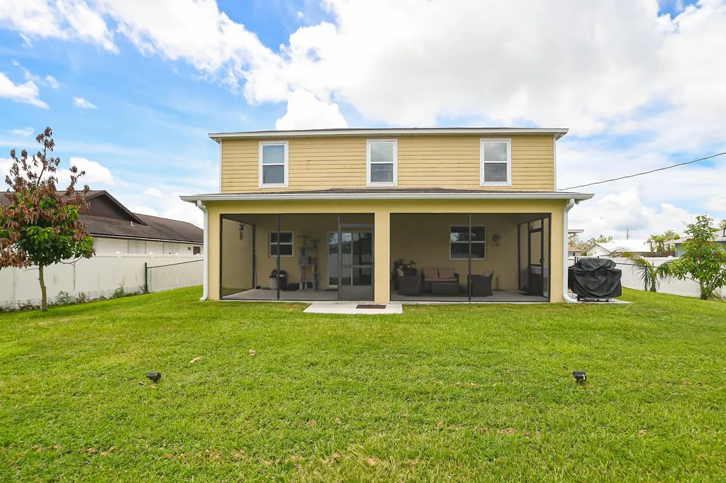 1033 SW General Patton Terrace Port St Lucie FL 34953