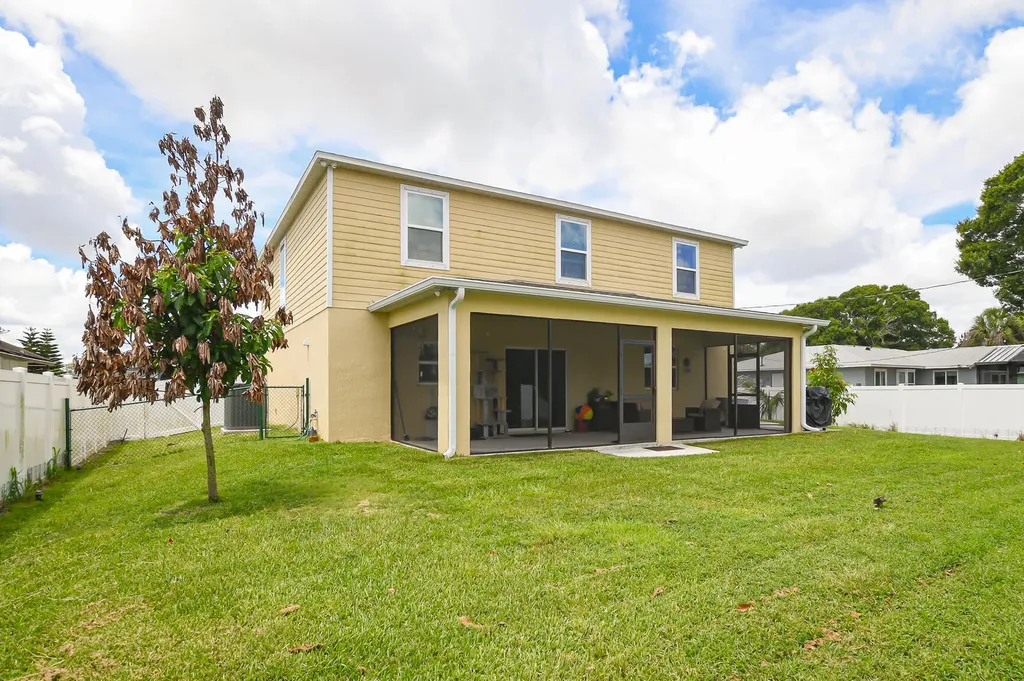 1033 SW General Patton Terrace Port St Lucie FL 34953