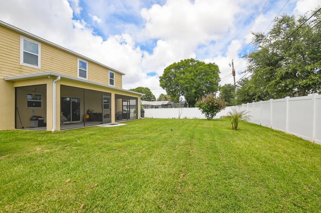 1033 SW General Patton Terrace Port St Lucie FL 34953