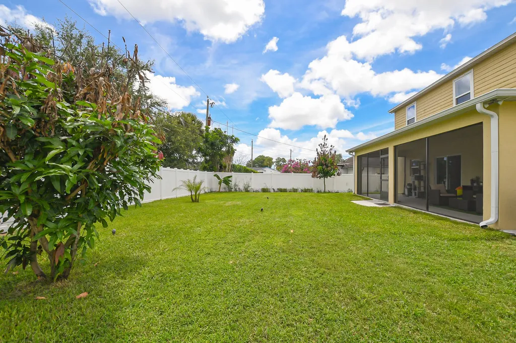 1033 SW General Patton Terrace Port St Lucie FL 34953