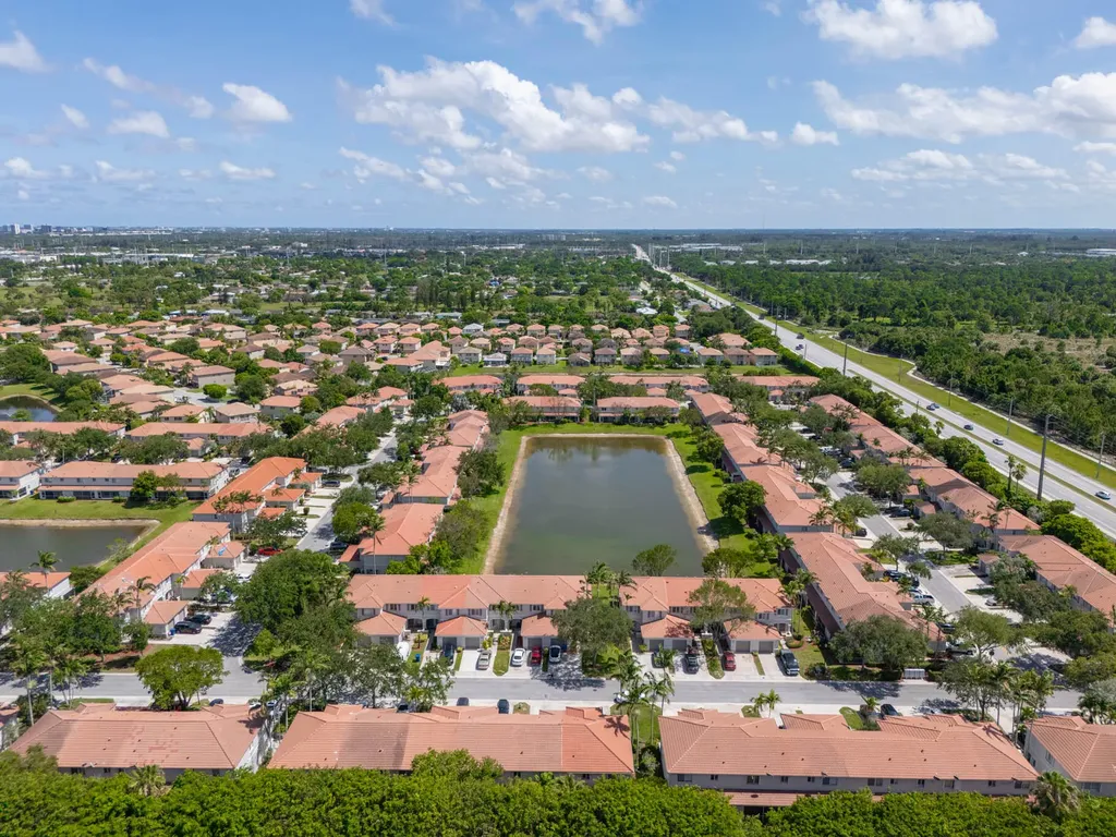7118 Hawks Nest Terrace Riviera Beach FL 33407