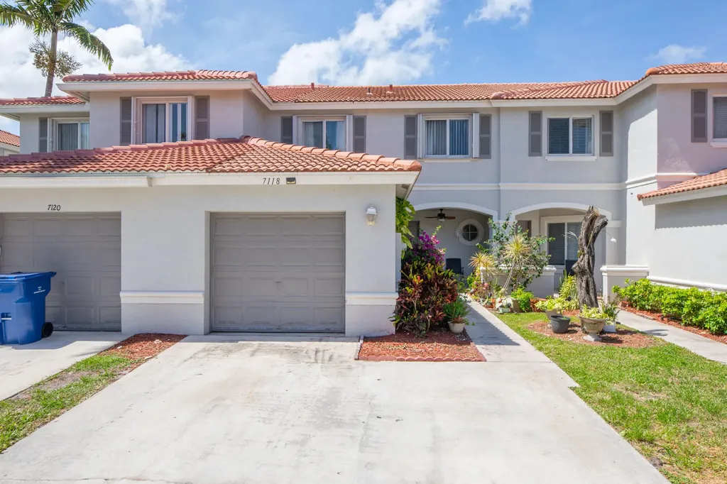 7118 Hawks Nest Terrace Riviera Beach FL 33407