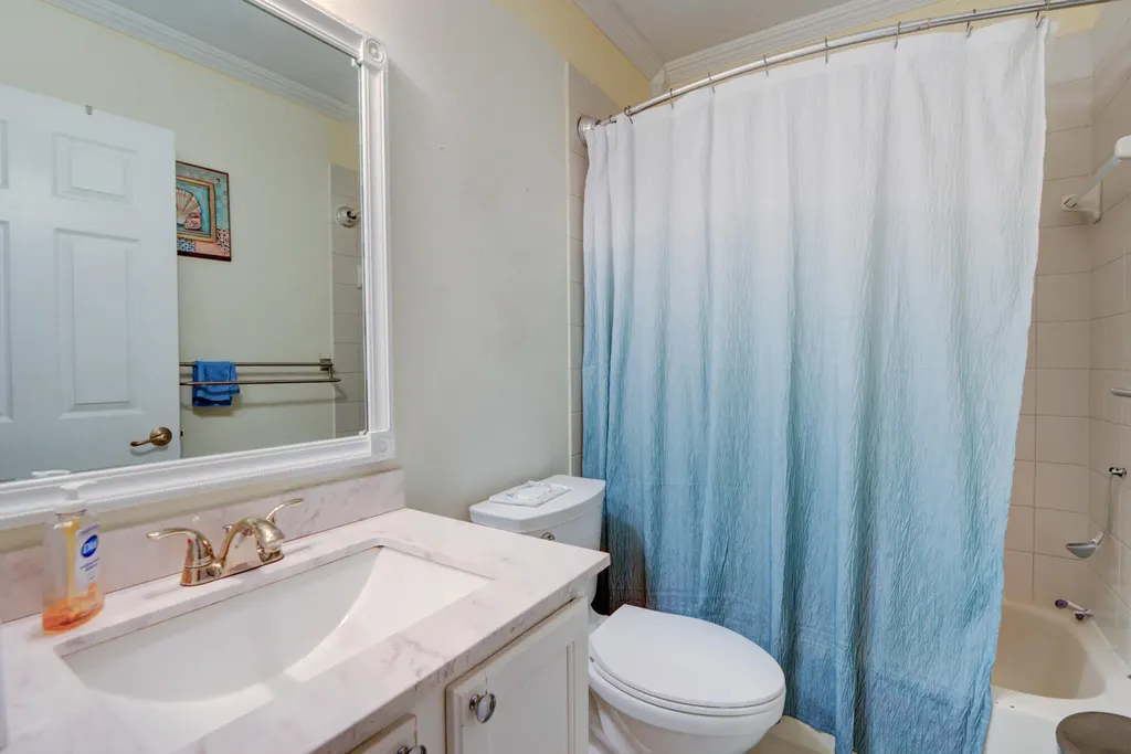 7118 Hawks Nest Terrace Riviera Beach FL 33407