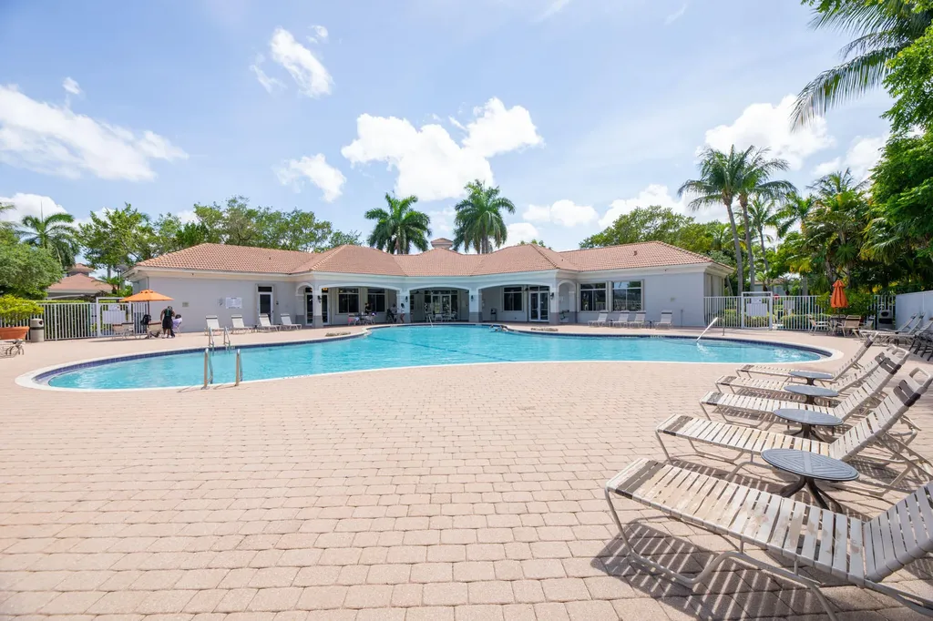 7118 Hawks Nest Terrace Riviera Beach FL 33407
