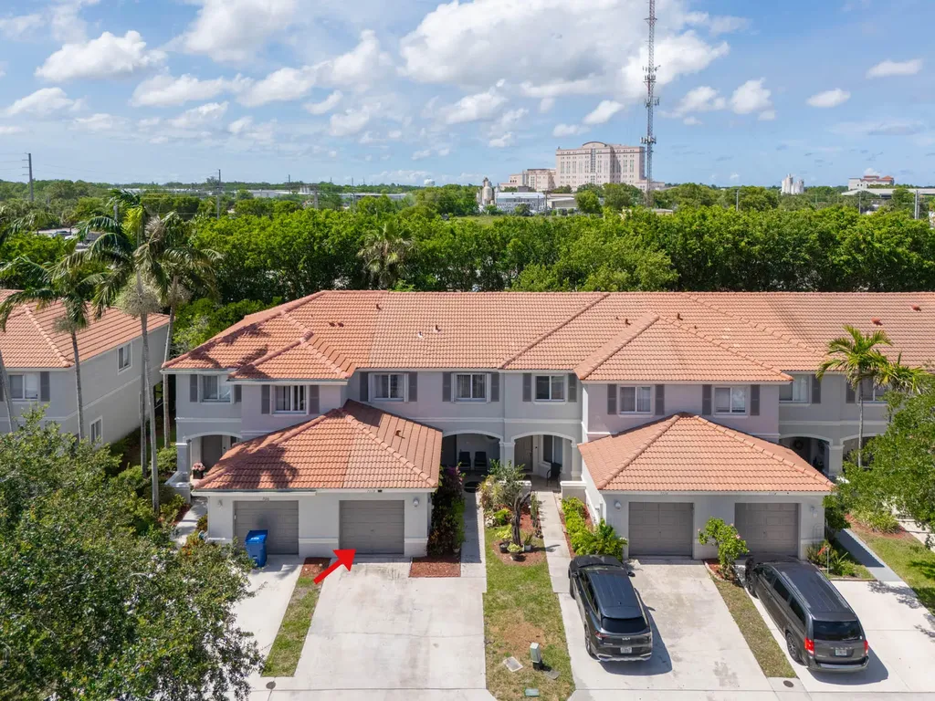 7118 Hawks Nest Terrace Riviera Beach FL 33407