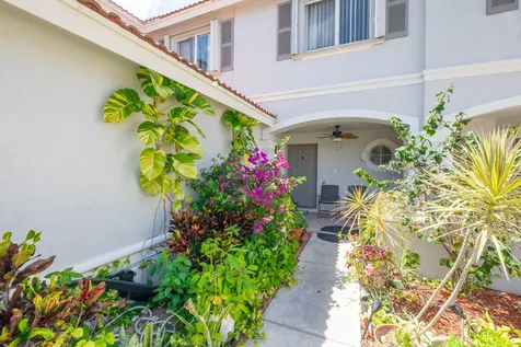 7118 Hawks Nest Terrace Riviera Beach FL 33407