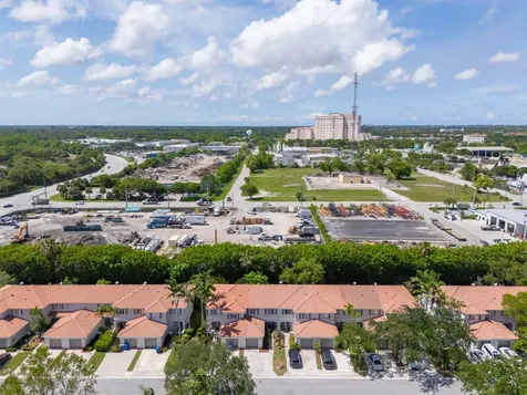7118 Hawks Nest Terrace Riviera Beach FL 33407