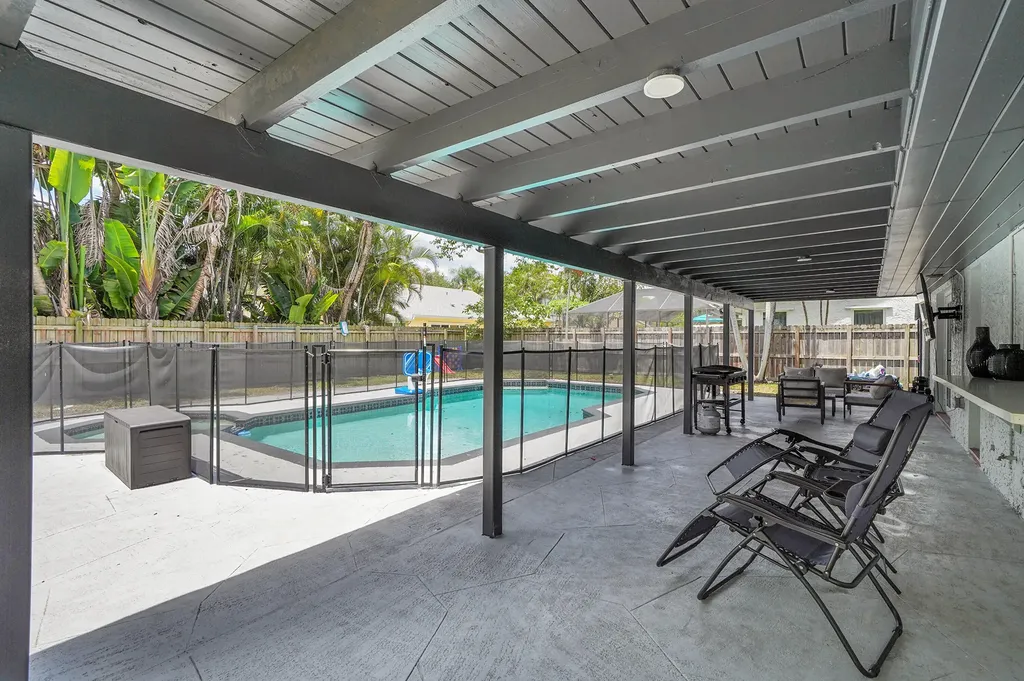 10108 SW 53rd Court Cooper City FL 33328