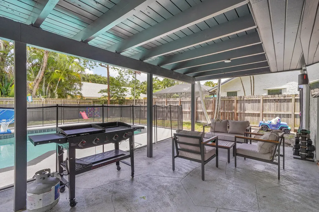 10108 SW 53rd Court Cooper City FL 33328