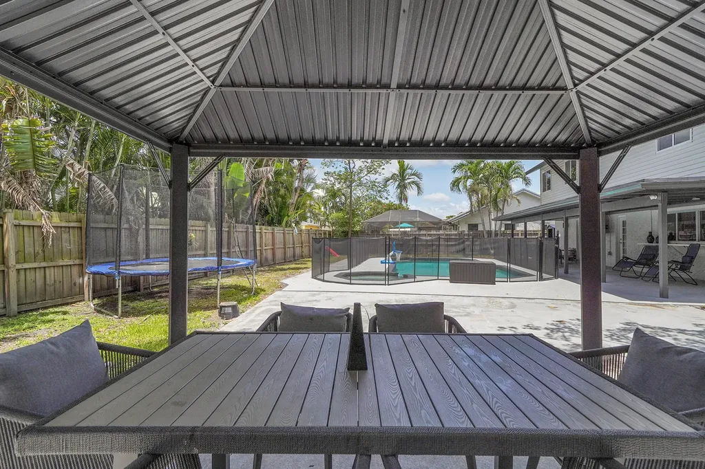 10108 SW 53rd Court Cooper City FL 33328