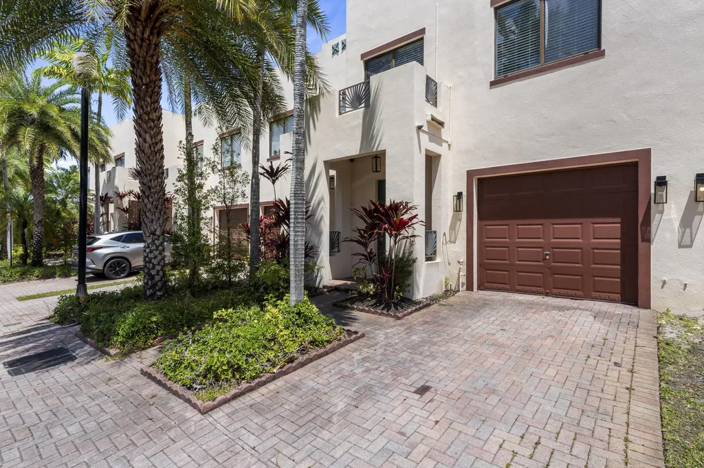 3238 SW 16th Terrace Fort Lauderdale FL 33315