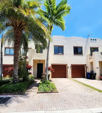 3238 SW 16th Terrace Fort Lauderdale FL 33315