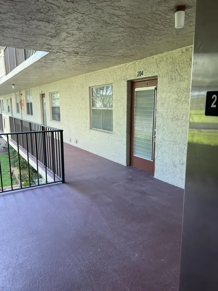 24 Abbey Lane Delray Beach FL 33446