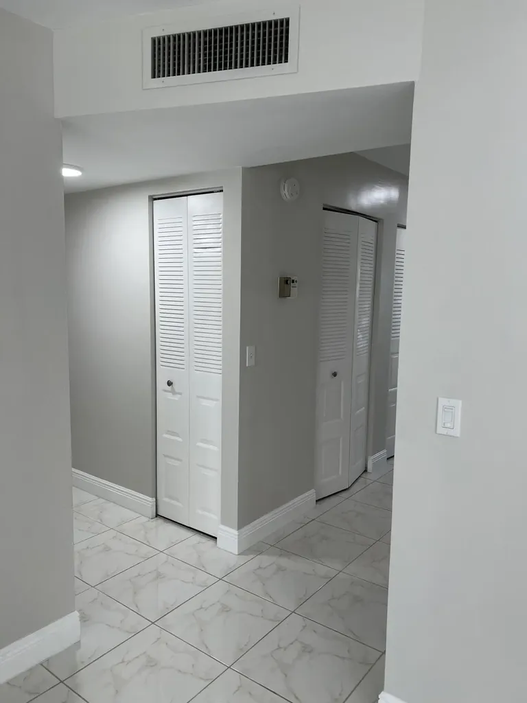 24 Abbey Lane Delray Beach FL 33446