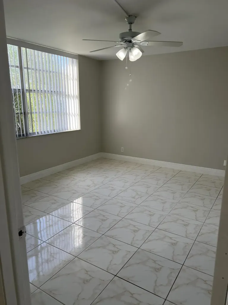 24 Abbey Lane Delray Beach FL 33446