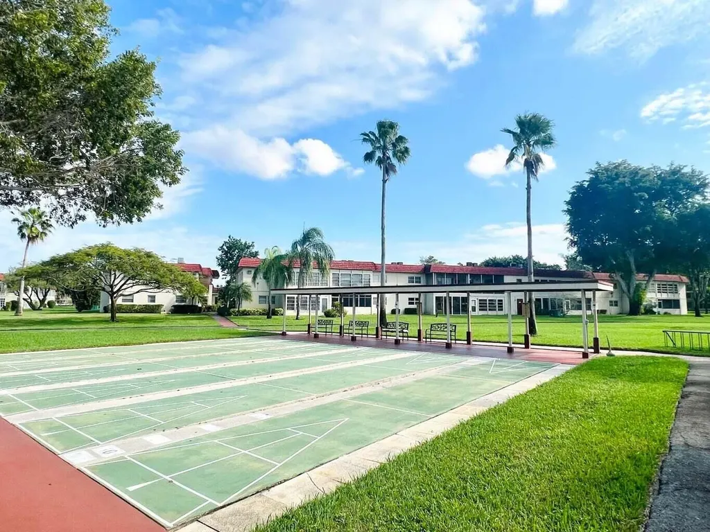 24 Abbey Lane Delray Beach FL 33446