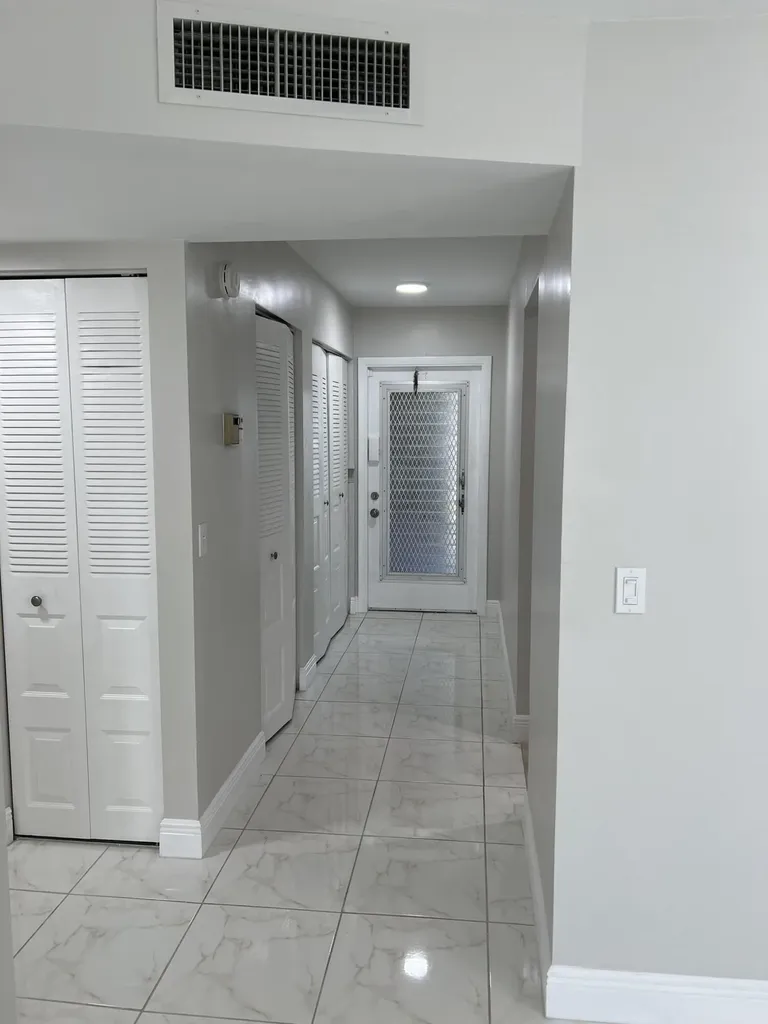 24 Abbey Lane Delray Beach FL 33446