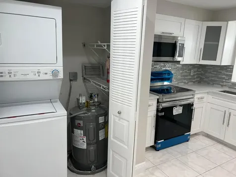 24 Abbey Lane Delray Beach FL 33446