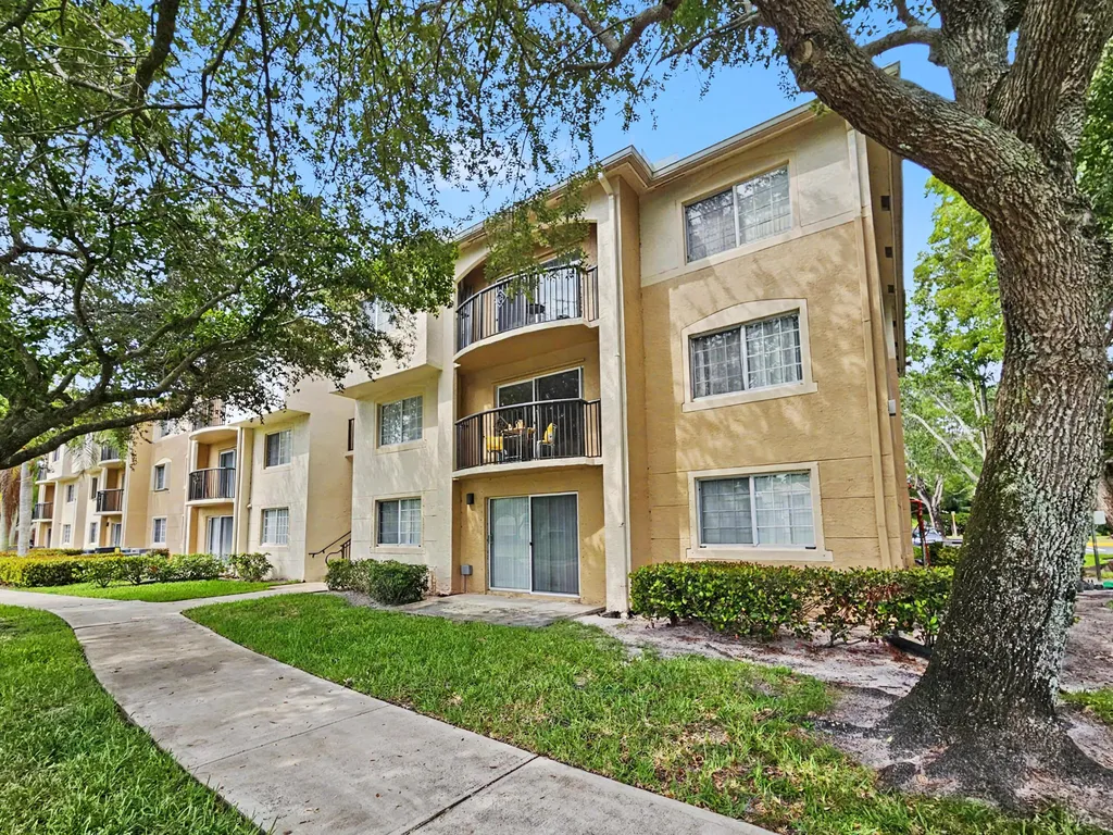 500 Crestwood Court N Royal Palm Beach FL 33411