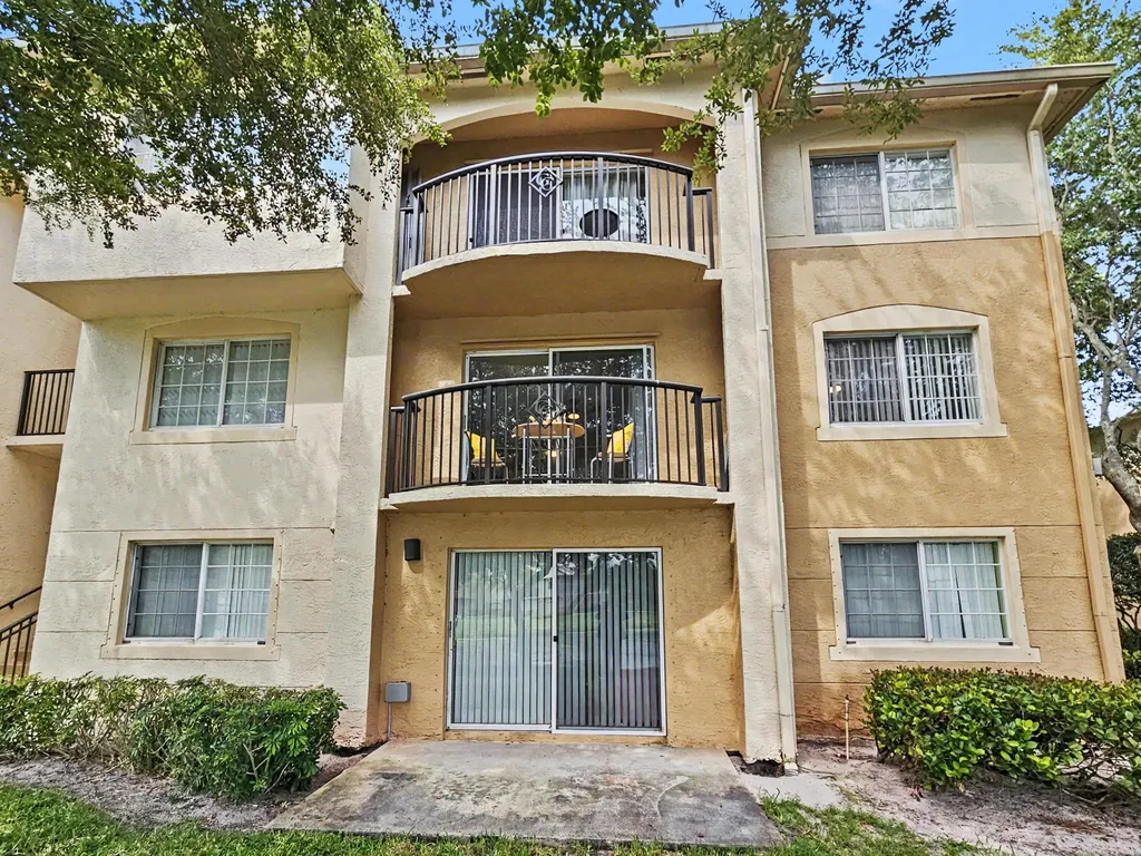 500 Crestwood Court N Royal Palm Beach FL 33411