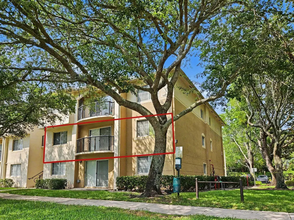 500 Crestwood Court N Royal Palm Beach FL 33411
