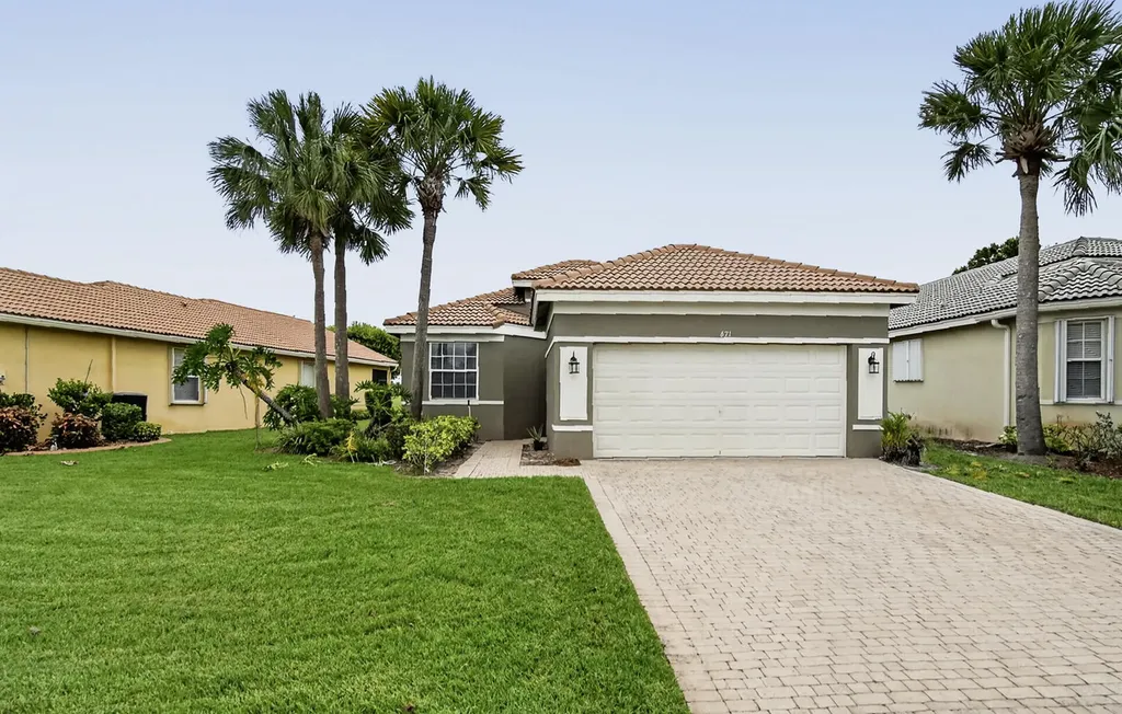 671 NW Stanford Lane Port St Lucie FL 34983
