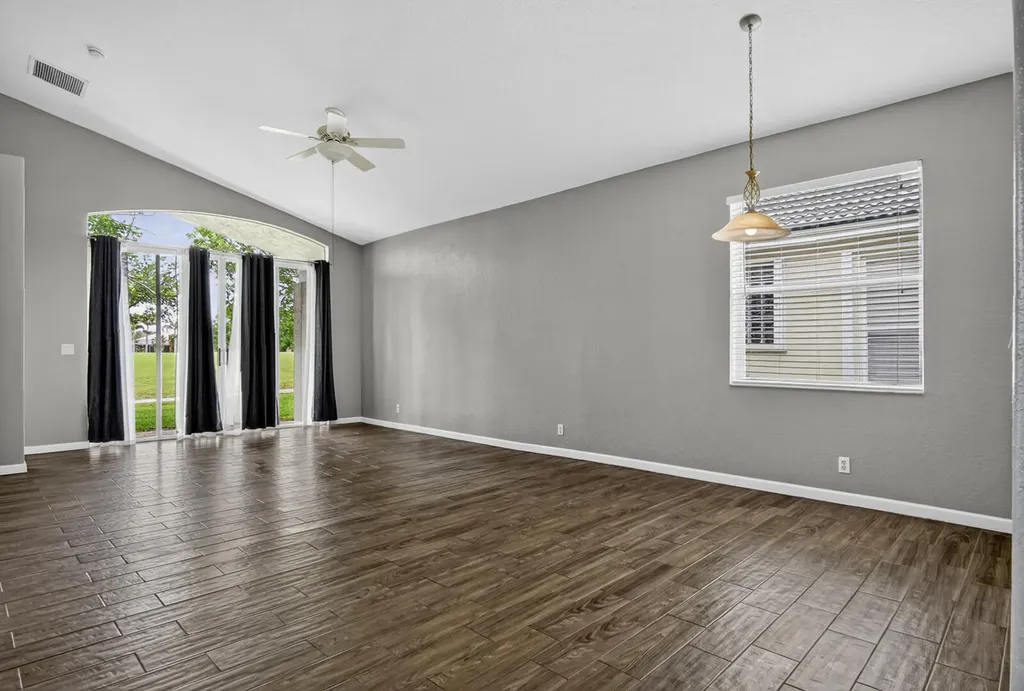 671 NW Stanford Lane Port St Lucie FL 34983