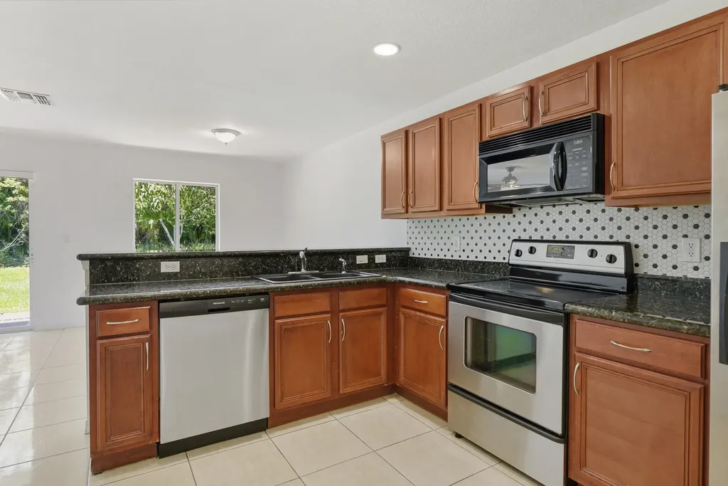 2257 SW Marshfield Court Port St Lucie FL 34953