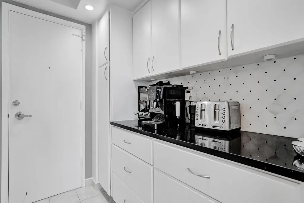 3300 NE 36th Street Fort Lauderdale FL 33308