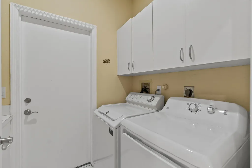 1500 Lacosta Drive W Pembroke Pines FL 33027
