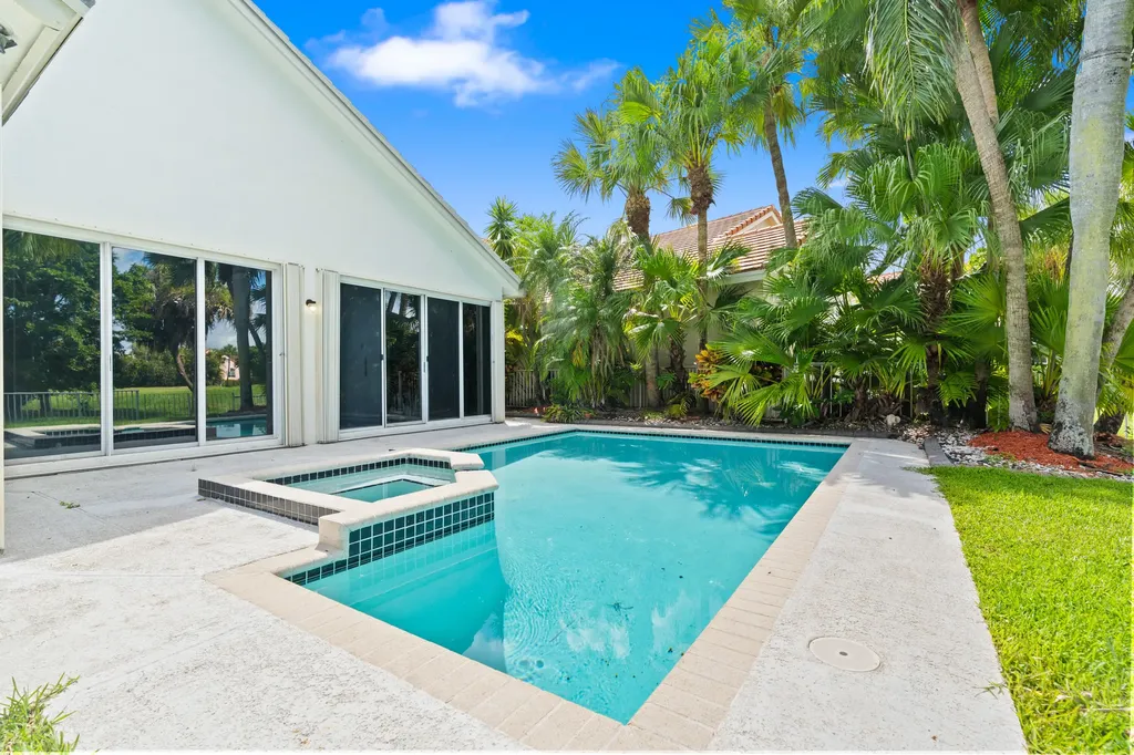1500 Lacosta Drive W Pembroke Pines FL 33027
