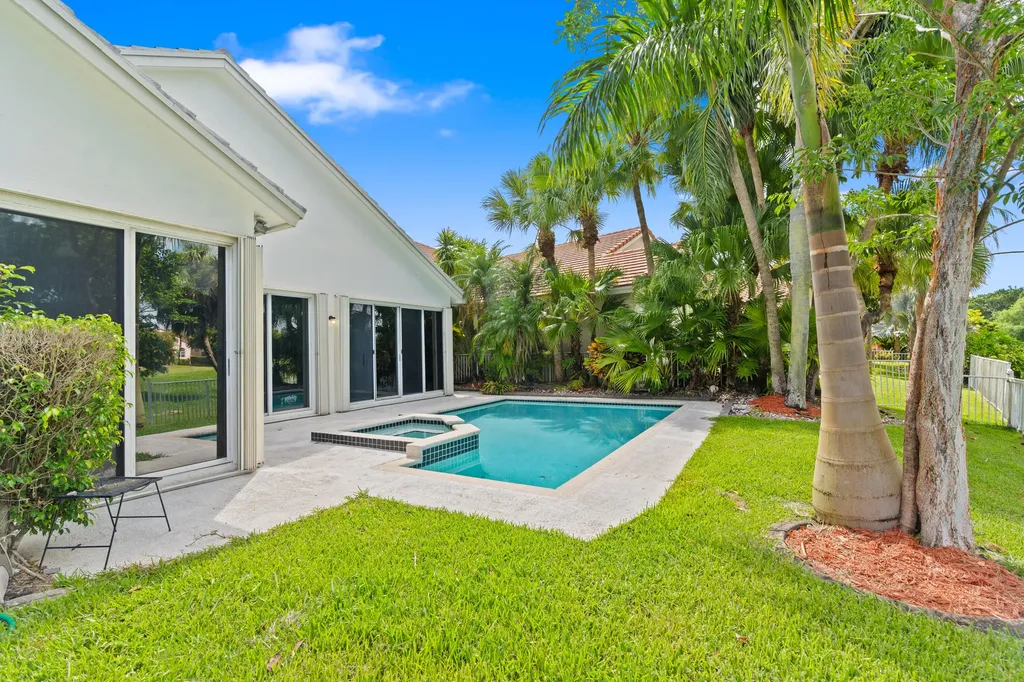 1500 Lacosta Drive W Pembroke Pines FL 33027