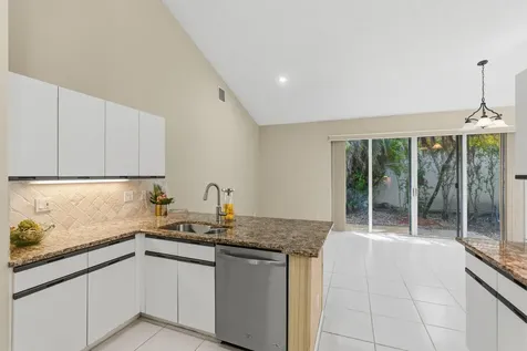1500 W Lacosta Drive W Pembroke Pines FL 33027