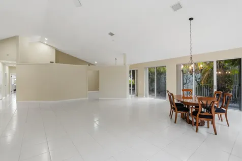1500 W Lacosta Drive W Pembroke Pines FL 33027
