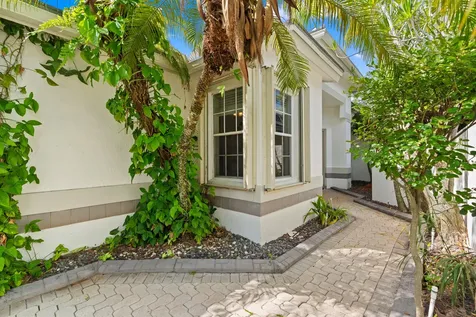 1500 W Lacosta Drive W Pembroke Pines FL 33027