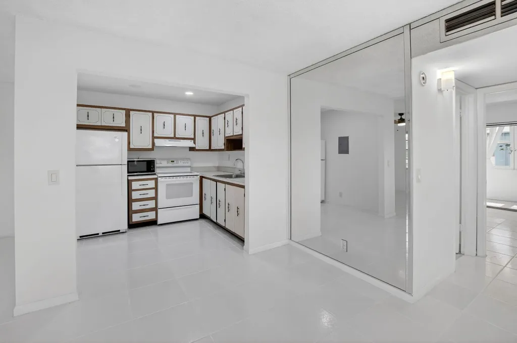 265 Burgundy Delray Beach FL 33484